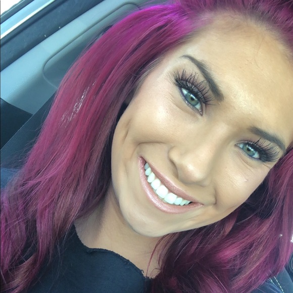 Meet your Posher, Tiana - Picture 1 of 1